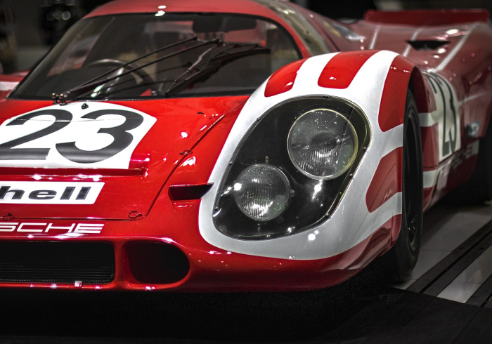 美国确诊超595万，疫情漩涡中的社会裂痕与未来挑战