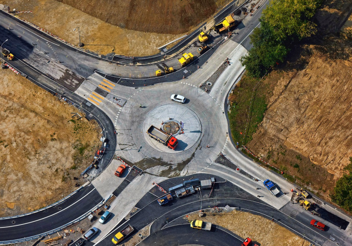 津门雾霾锁城,大货车限行几何?解析天津大气治理中的交通管控策略 津门雾霾锁城,大货车限行几何?解析天津大气治理中的交通管控策略