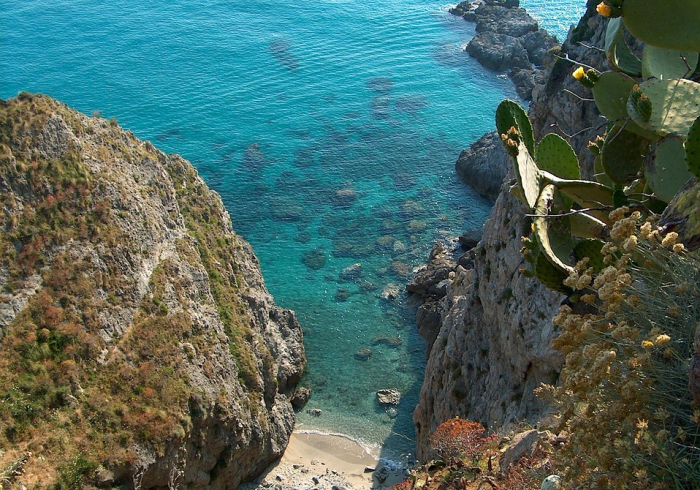 意大利去年,在破碎与重塑之间,寻找失落的一体性 意大利去年,在破碎与重塑之间,寻找失落的一体性