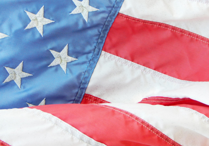 哪款两厢车性价比高又省油？2023年购车指南助你精明选择