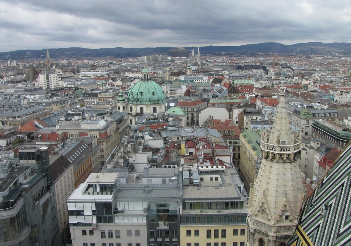 哈尔滨韩某某事件，网络舆情漩涡中的法治思考与公共理性重构