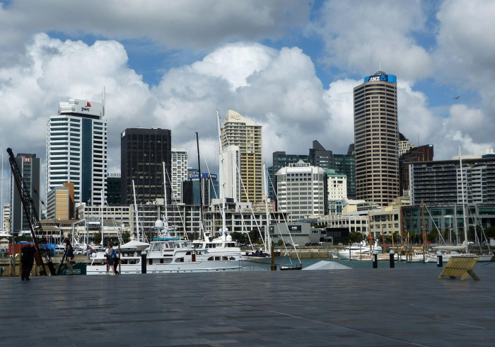 从115场疫情发布会回放,解码上海的城市记忆与治理逻辑 从115场疫情发布会回放,解码上海的城市记忆与治理逻辑