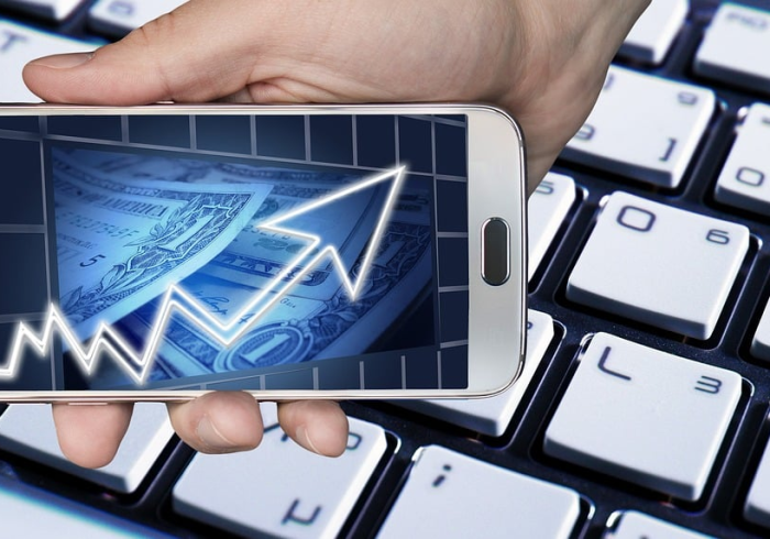 免费通行的馅饼背后,五一高速免费政策的经济账与社会镜 免费通行的馅饼背后,五一高速免费政策的经济账与社会镜