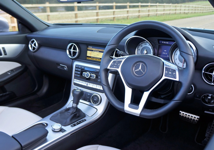 奔驰C200最新价格及配置解析,豪华入门轿车的性价比之选 奔驰C200最新价格及配置解析,豪华入门轿车的性价比之选