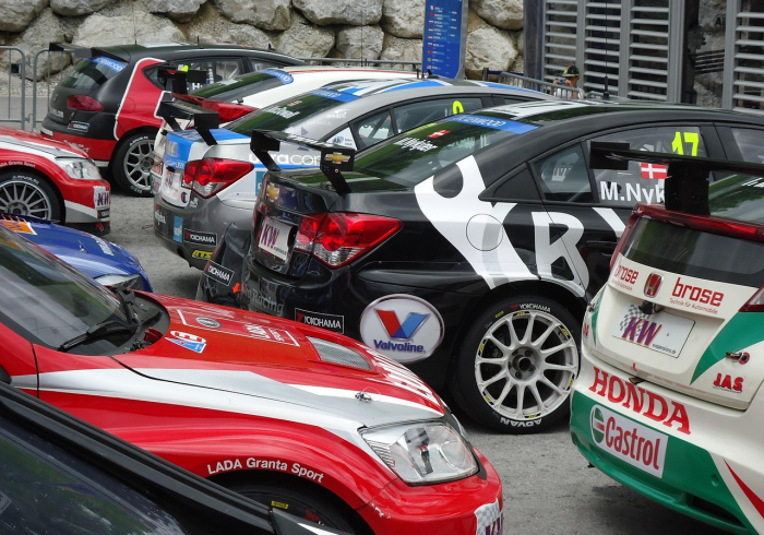 从耳钉姐事件看危机中的公信力构建与舆论生态 从耳钉姐事件看危机中的公信力构建与舆论生态