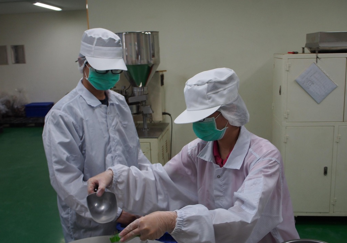 疫情发生后应立即启动应急指挥体系，筑牢公共卫生安全的第一道防线