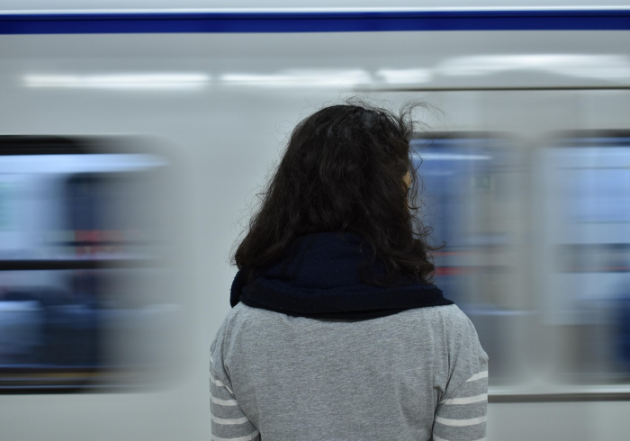 核酸检测点前的陌生人