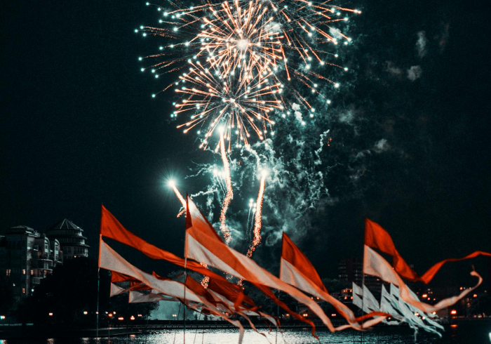 难忘今宵，春节晚会终曲里的民族情感密码