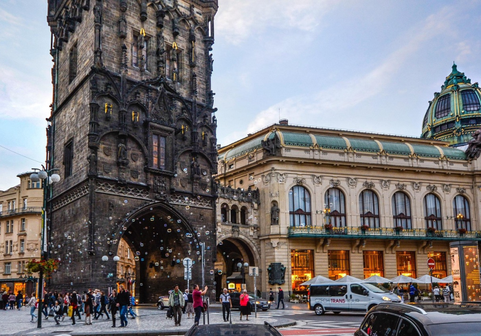 免费通行窗口,被数字切割的归途与仪式 免费通行窗口,被数字切割的归途与仪式