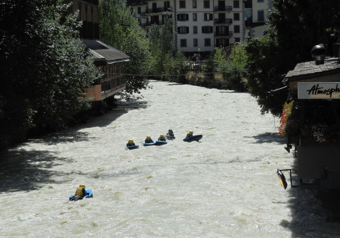 疫情中高风险区域最新情况，精准防控下的动态调整与民生保障