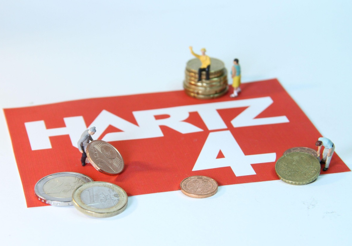 黑龙江省养老金调整方案公布,七台河学院助力地方养老事业发展 黑龙江省养老金调整方案公布,七台河学院助力地方养老事业发展