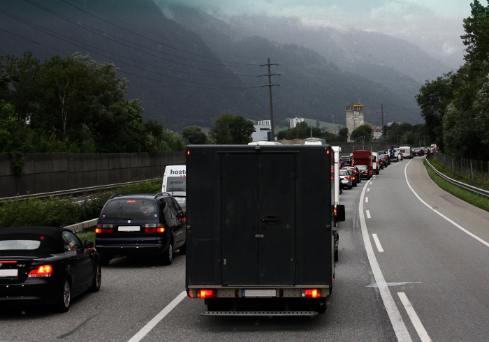 车轮上的警钟,吉林客车车祸背后的道路安全之思 车轮上的警钟,吉林客车车祸背后的道路安全之思