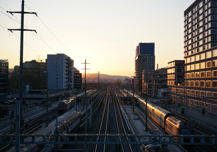 无声的轨迹，一例无症状感染者背后的城市韧性