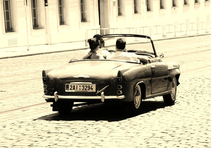 迟到的王者,奥迪Q5如何用时间淬炼出中型豪华SUV的永恒标杆 迟到的王者,奥迪Q5如何用时间淬炼出中型豪华SUV的永恒标杆