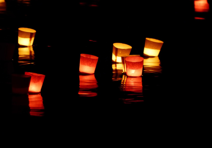 中元节，在农历七月十五，我们与祖先重逢