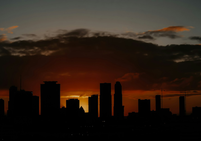 一纸阳性,一座城的无声战役 一纸阳性,一座城的无声战役