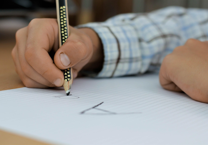 快递停摆，当生活按下暂停键，我们重新看见抵达的意义