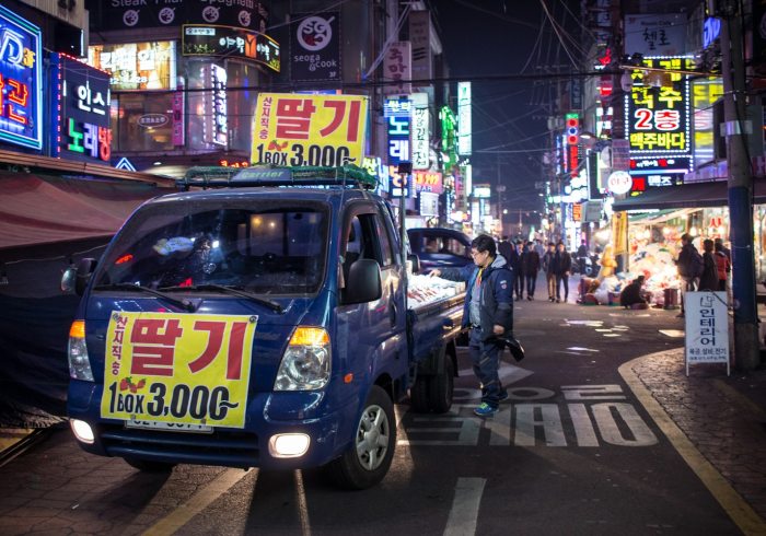 高速免费,那场被计价器切割的归途 高速免费,那场被计价器切割的归途