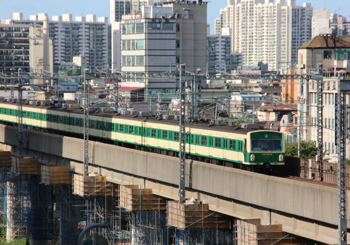 地铁脉搏,城市心跳,乌鲁木齐1号线今日如常守护你的通勤路 地铁脉搏,城市心跳,乌鲁木齐1号线今日如常守护你的通勤路