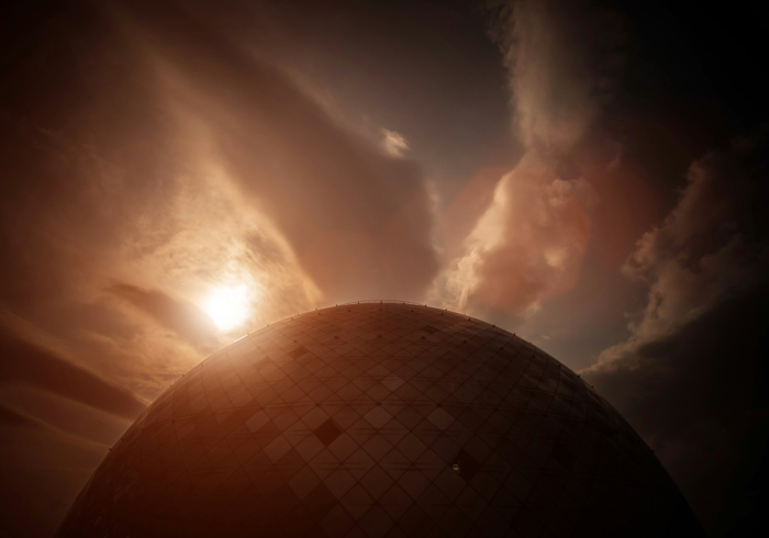 新冠纪疫,全球裂痕与人类共同体的淬炼 新冠纪疫,全球裂痕与人类共同体的淬炼