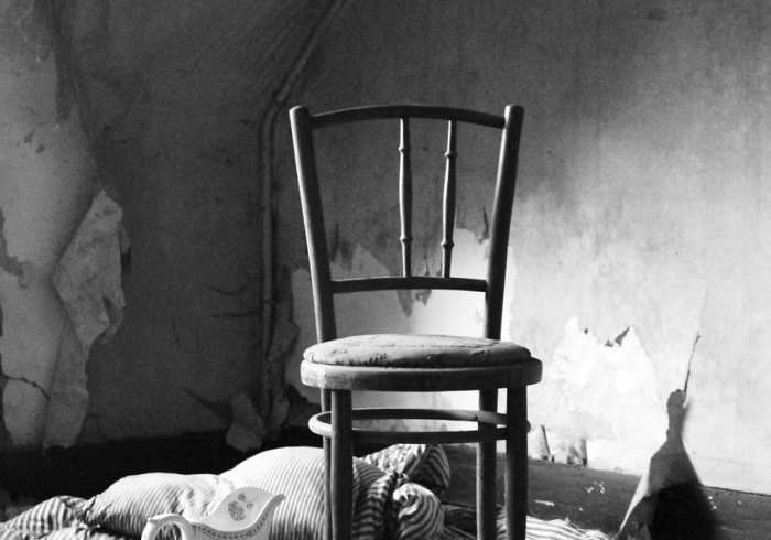 死亡数字的背面,被遗忘的69万与破碎的美国叙事 死亡数字的背面,被遗忘的69万与破碎的美国叙事