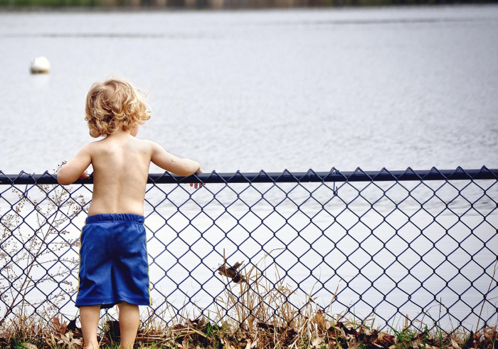 佛山新增1例无症状感染者，平静水面下的防疫暗流