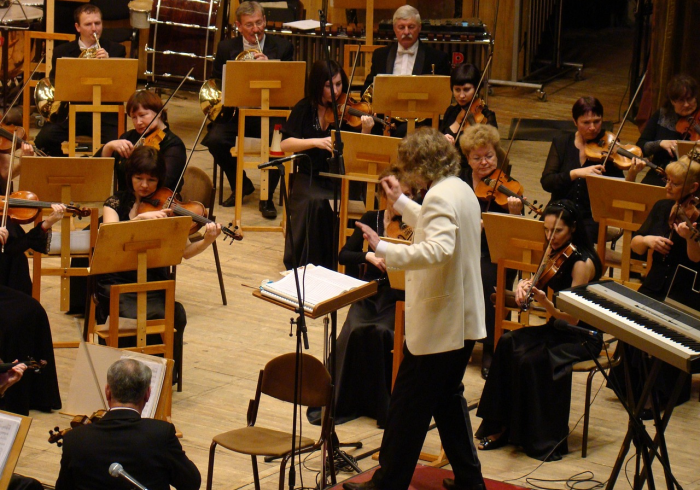 金砖五国，没有老大的合唱团，只有轮流领唱的多声部