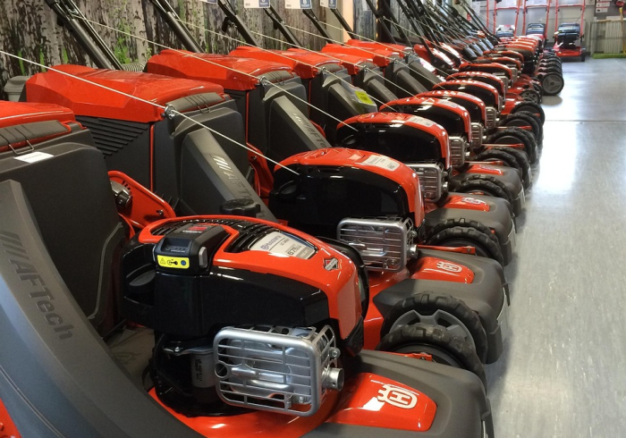 她手握方向盘,定义自己的路,本田两厢车如何成为都市女性的移动城堡 她手握方向盘,定义自己的路,本田两厢车如何成为都市女性的移动城堡