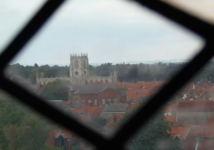 西安街头那一抹免费白，2021年核酸检测点里的城市温度与集体记忆