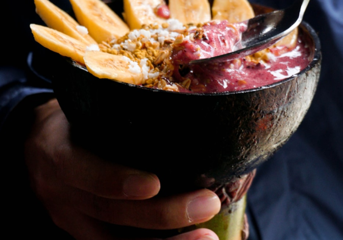 石家庄的深夜，一个男人在桥洞下为我煮了一碗面