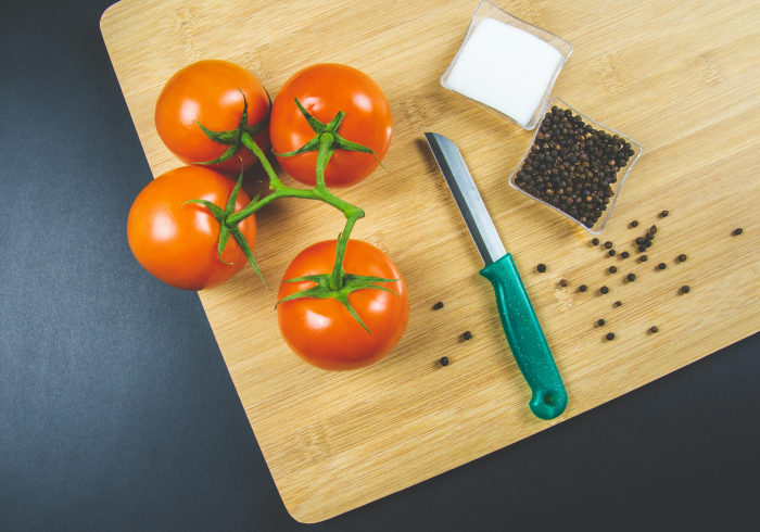 砧板上的洄游，一块木头与三文鱼的千年对话