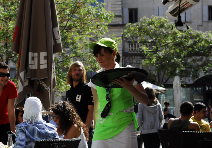 当清明成为法定假日,一场跨越千年的文化对话 当清明成为法定假日,一场跨越千年的文化对话