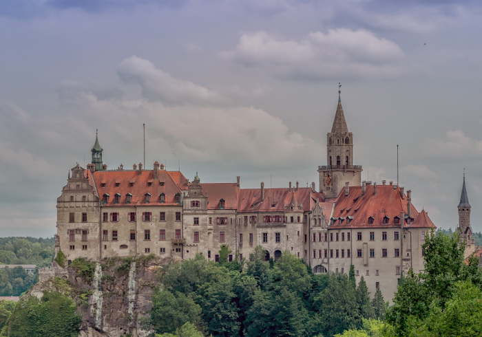 北仑大榭的房子还会涨吗?一场关于价值与未来的深度推演 北仑大榭的房子还会涨吗?一场关于价值与未来的深度推演