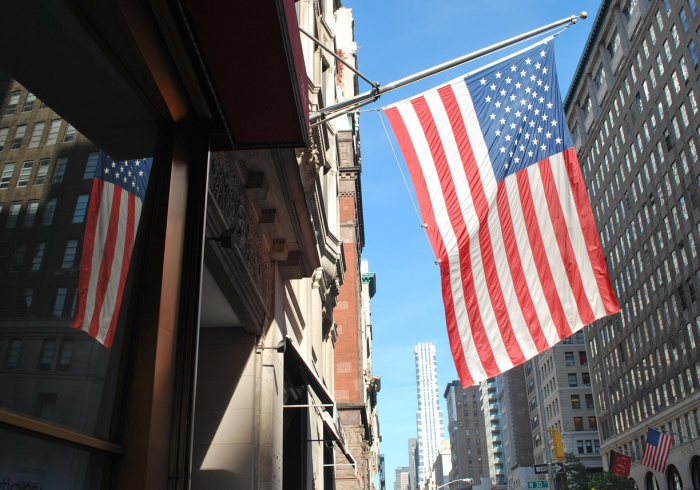 沪牌拍卖，一面城市治理的棱镜