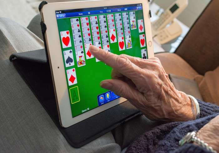 玩家攻略“微信开金花群怎么买房卡”详细房卡教程