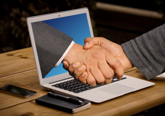 韩国每日新增确诊，一面数字的镜子，照见社会的裂痕与韧性