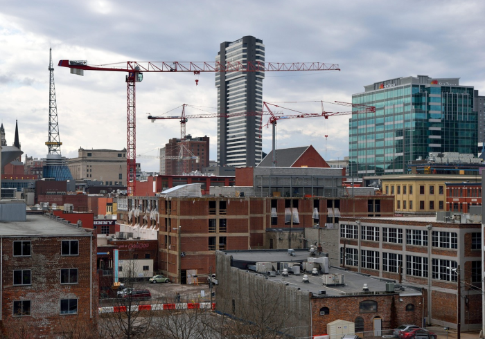 北京工地3人确诊,轰鸣声中的城市免疫战 北京工地3人确诊,轰鸣声中的城市免疫战