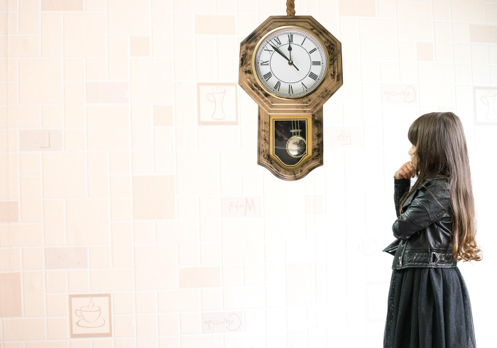 2025年春节假期安排何时揭晓?这份等待背后的文化时钟与时代变迁 2025年春节假期安排何时揭晓?这份等待背后的文化时钟与时代变迁