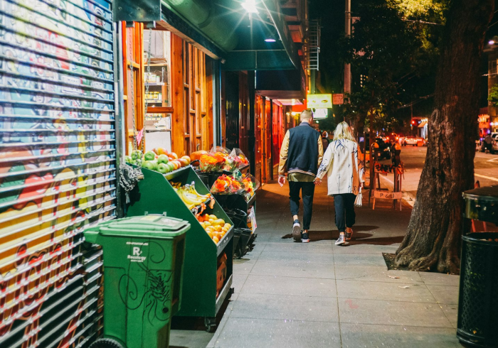 郑州超市关门了吗？一座城市消费脉搏的转型与韧性