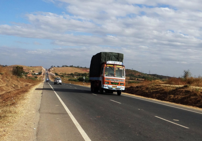 免费通行背后,劳动节高速免费政策的多维透视 免费通行背后,劳动节高速免费政策的多维透视