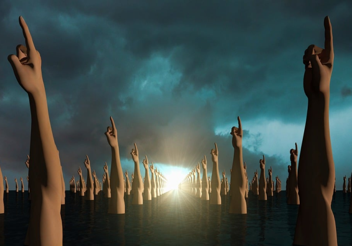 我从未想过，让梦飞翔的起点，竟会是父亲那双沾满机油的手