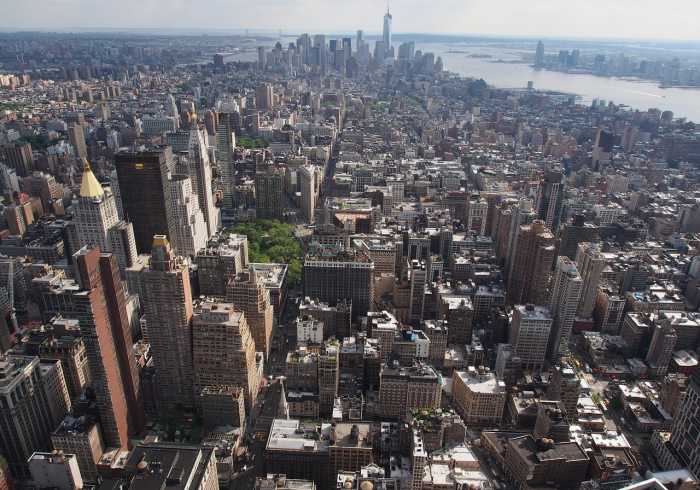 上海疫情再起，实时追踪下的城市韧性大考