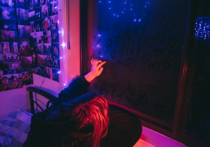 金莎的清醒，当恋爱脑成为一场精心策划的表演