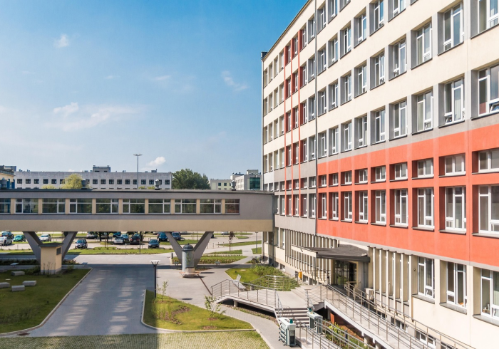 封闭式管理学校,一年花费十万,是教育投资还是阶层门票? 封闭式管理学校,一年花费十万,是教育投资还是阶层门票?