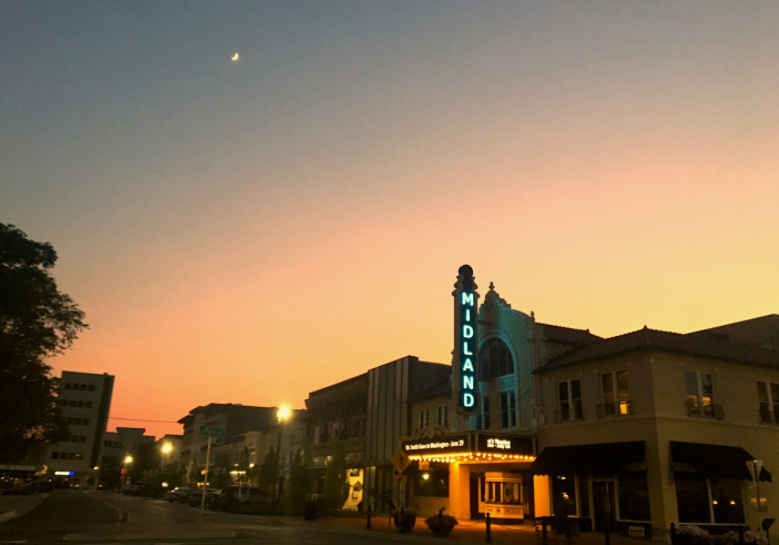 核酸检测亭，一座城市的集体记忆剧场