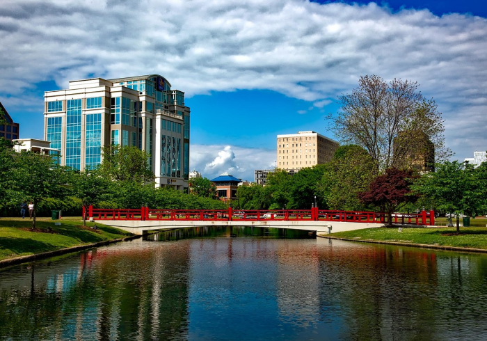 合肥疑似阳性，一座城市的不确定时刻与韧性生长