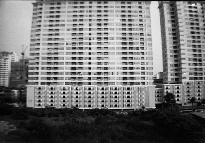 上海防疫，一座超大城市的多维平衡术